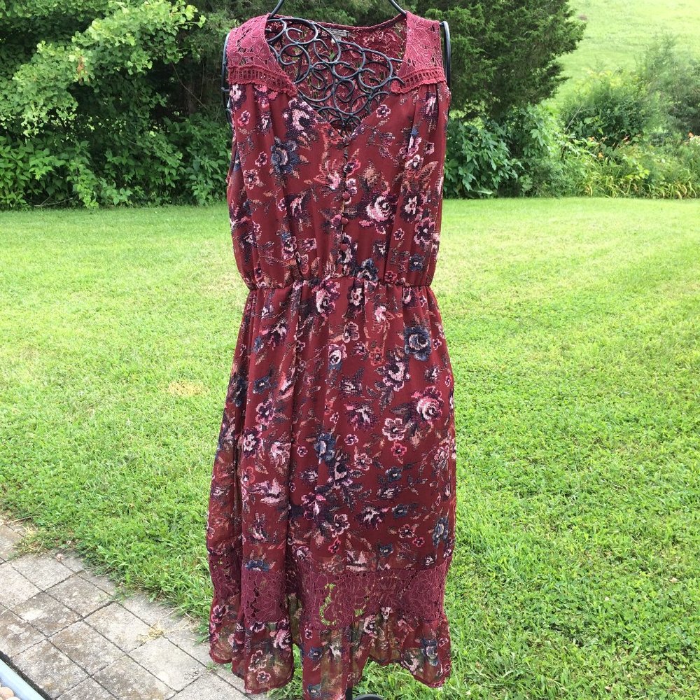 Eyeshadow Sleeveless Dress With Lace Size Medium